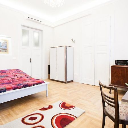 N40 By Small Home Budapest Exterior foto