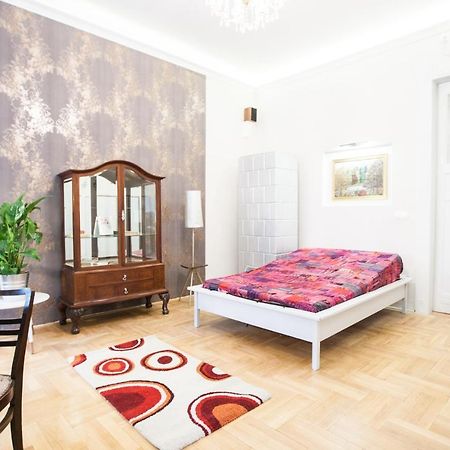 N40 By Small Home Budapest Exterior foto
