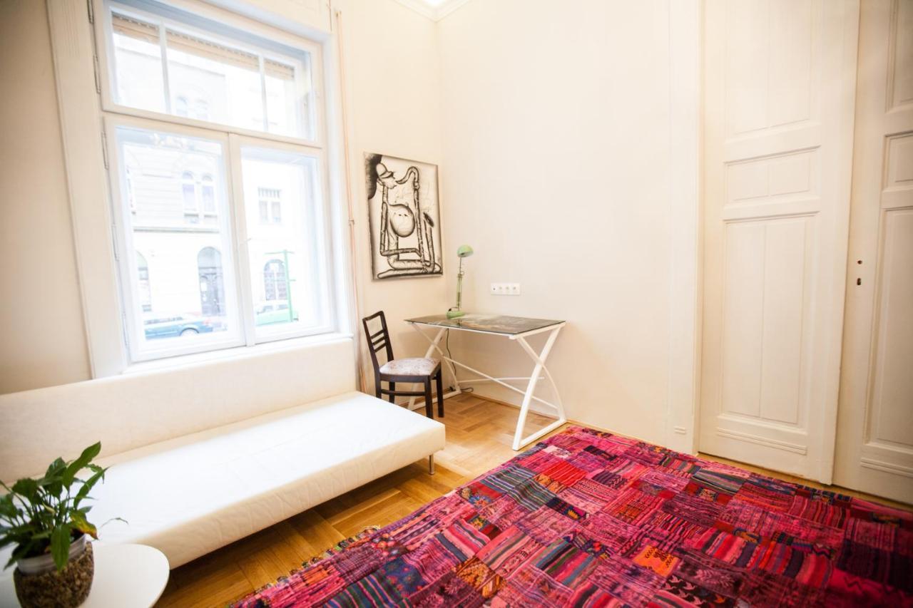 N40 By Small Home Budapest Exterior foto
