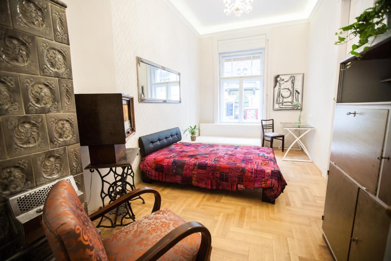 N40 By Small Home Budapest Exterior foto